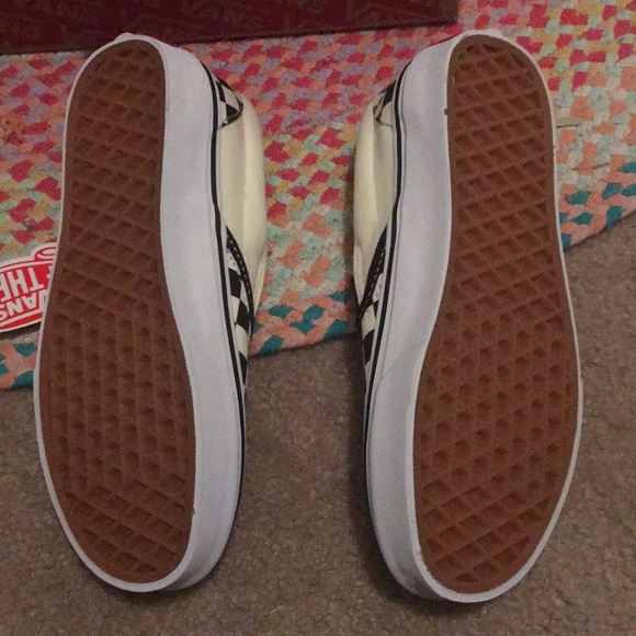 Vans - Picture 2 of 5